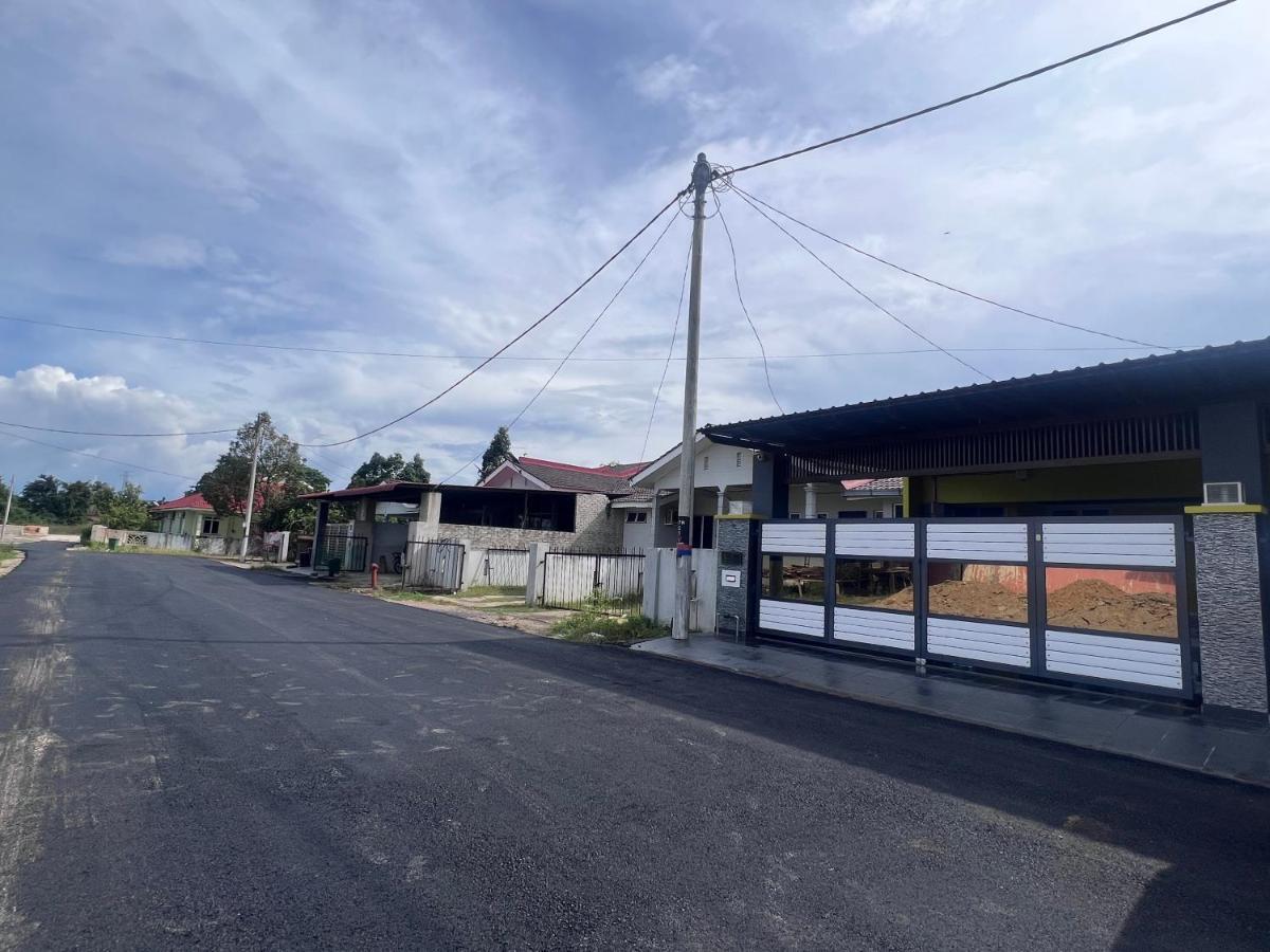 Auranad Guest House Tanah Merah Wifi-Netflix Esterno foto